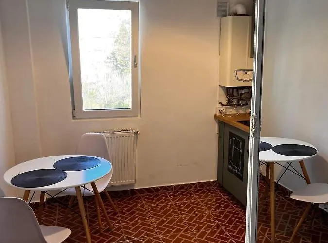 Garsoniera Flamingo Garii 4 * Braşov